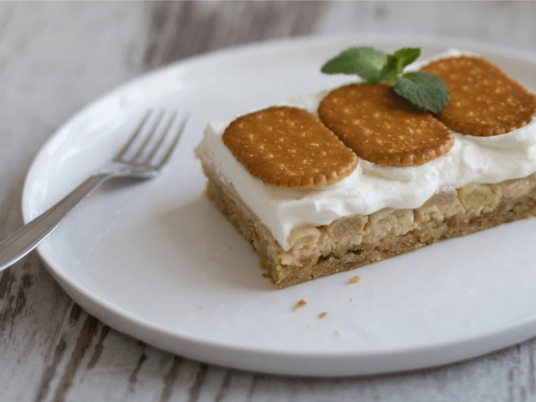 CIASTO Z RABARBAREM, KREMEM MASCARPONE I REWERSAMI